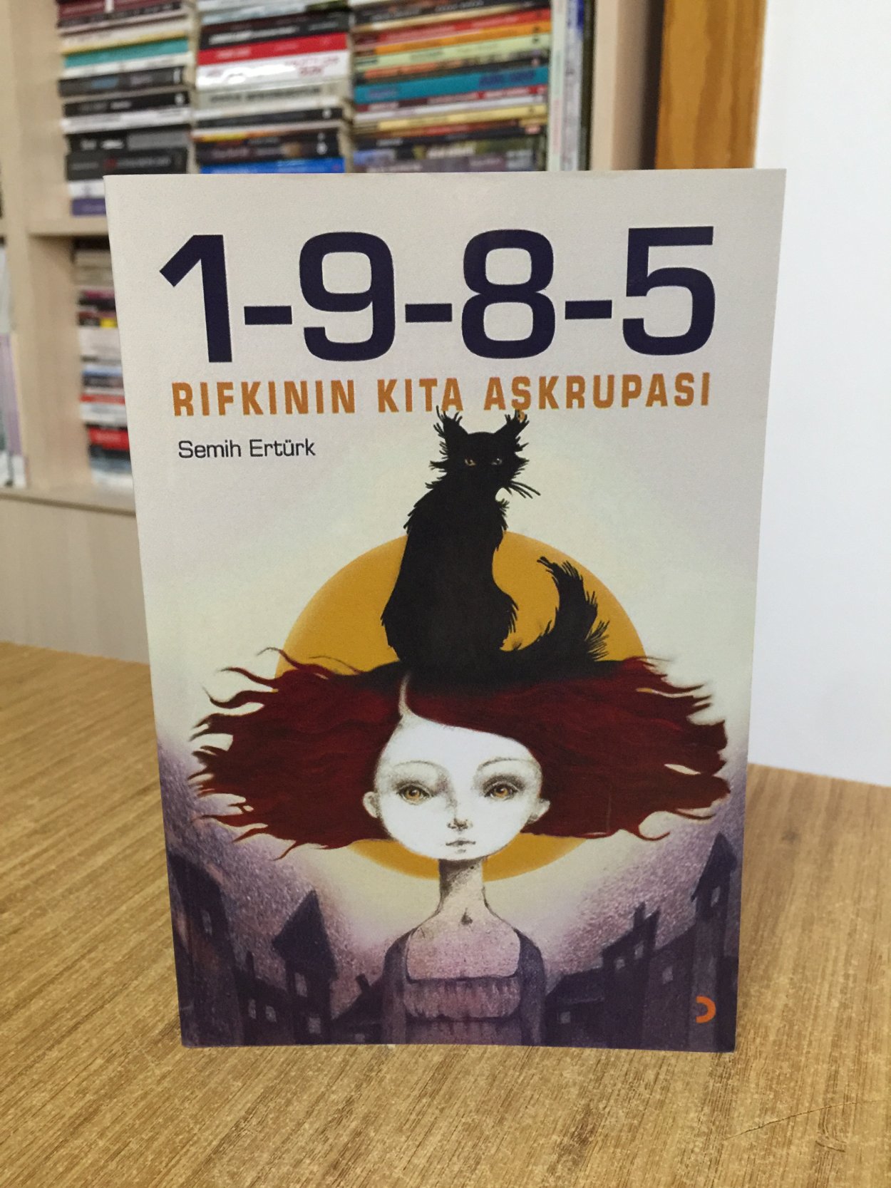 1-9-8-5 Rıfkının Kıta Aşkrupası - Semih Ertürk