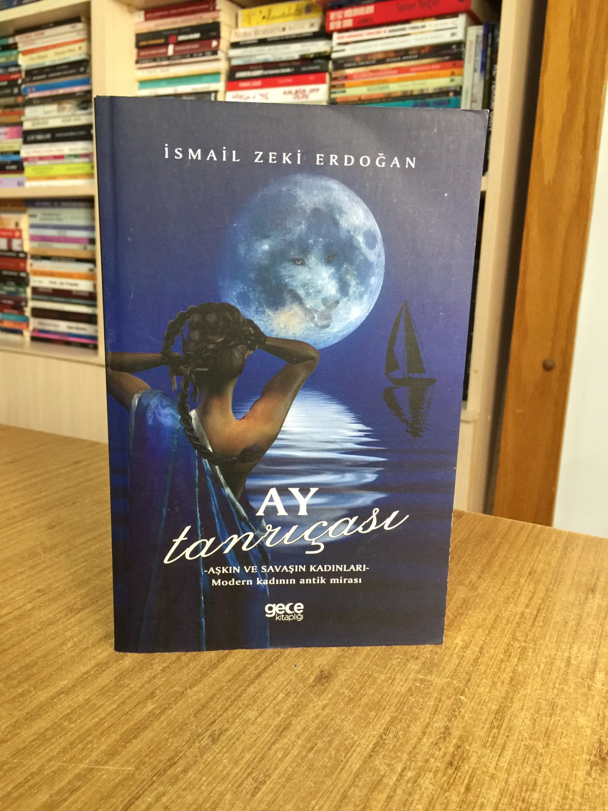 Ay Tanrıçası - İsmail Zeki Erdoğan