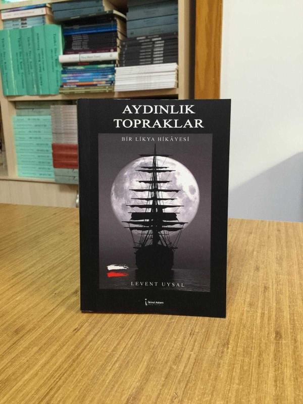 Aydınlık Topraklar - Levent Uysal