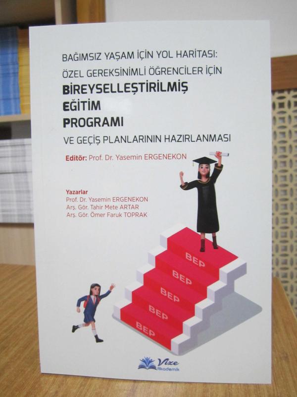Bebelere Öğrencilere Yetişkinlere Belirli Gün ve Haftalara Uygun Şiir Kitabı