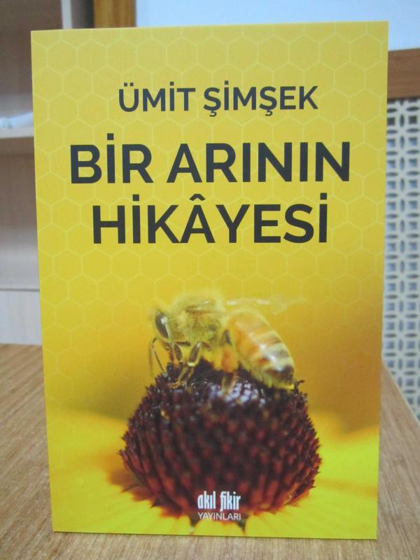 Bir Arının Hikayesi - Ümit Şimşek