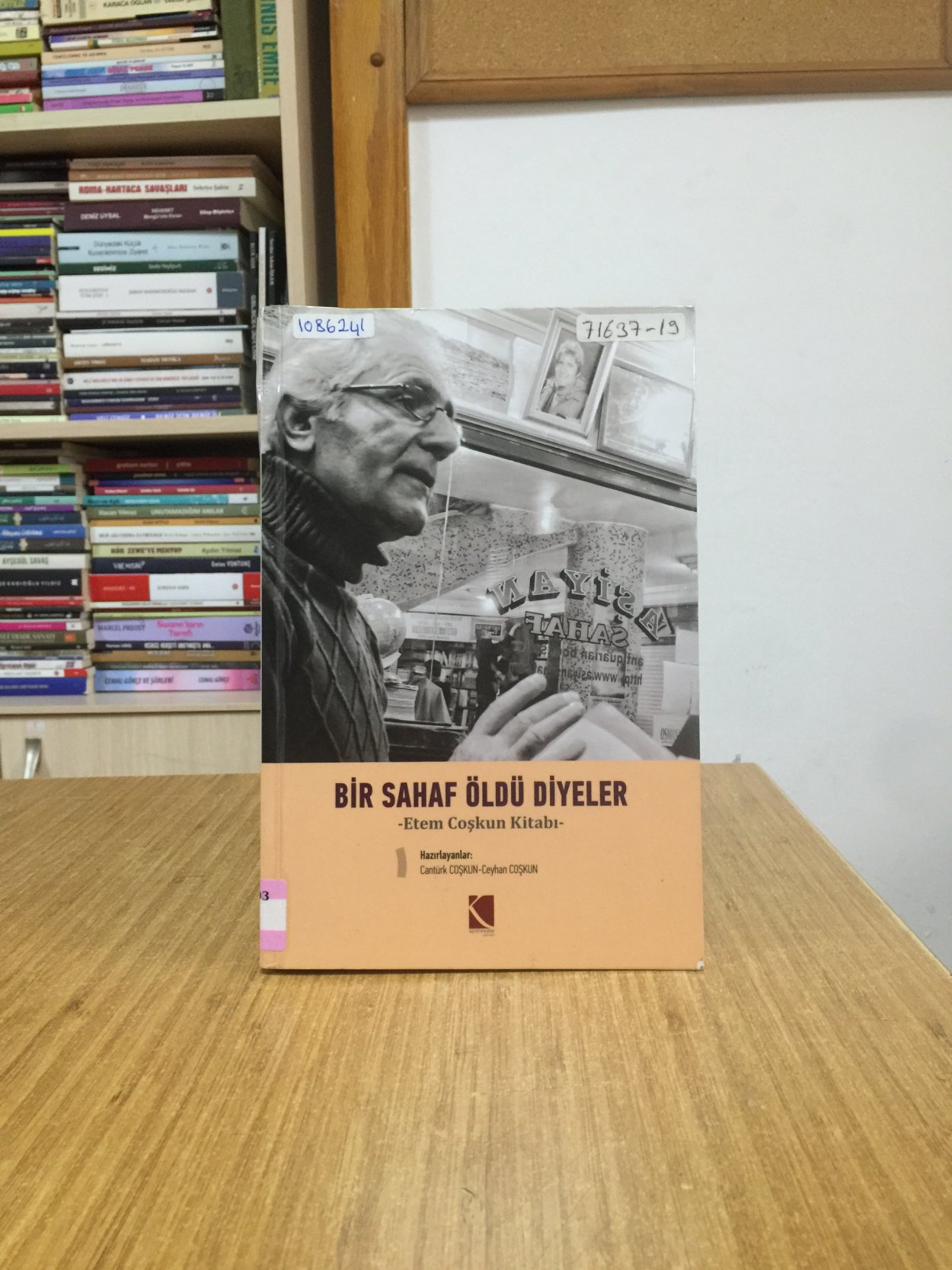 Bir Sahaf Öldü Diyeler Etem Coşkun Kitabı