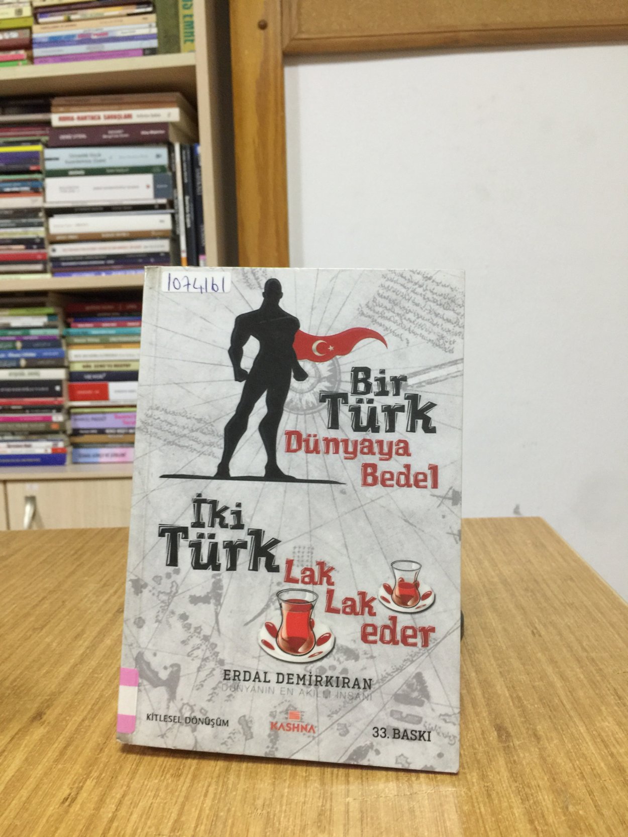 Bir Türk Dünyaya Bedel İki Türk Lak Lak Eder - Erdal Demirkıran