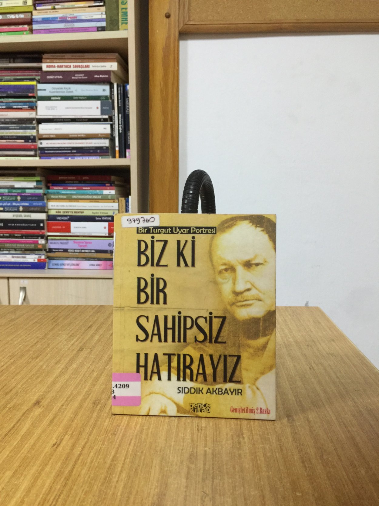 Biz Ki Bir Sahipsiz Hatırayız - Bir Turgut Uyar Portresi