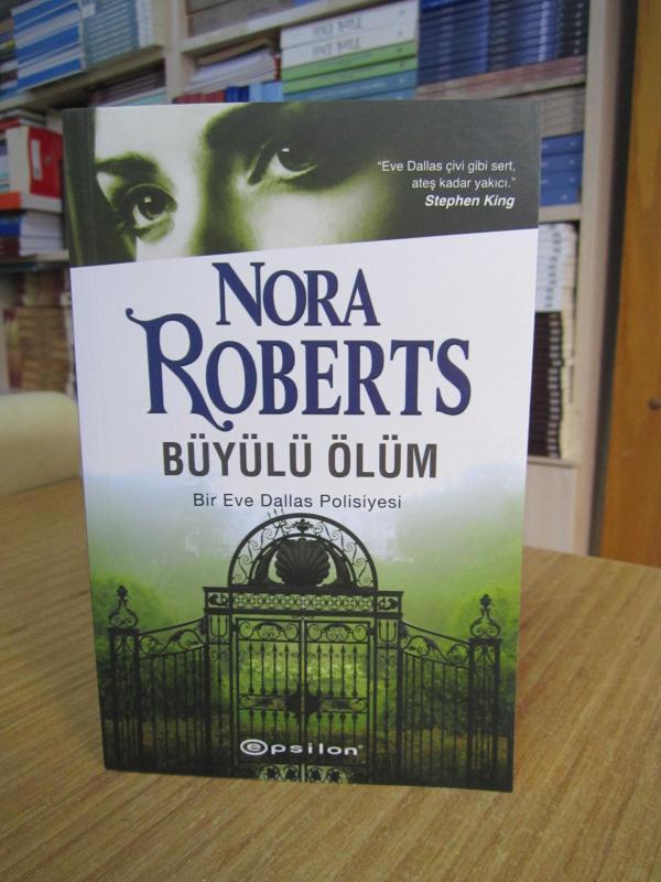 Büyülü Ölüm / Bir Eve Dallas Polisiyesi
