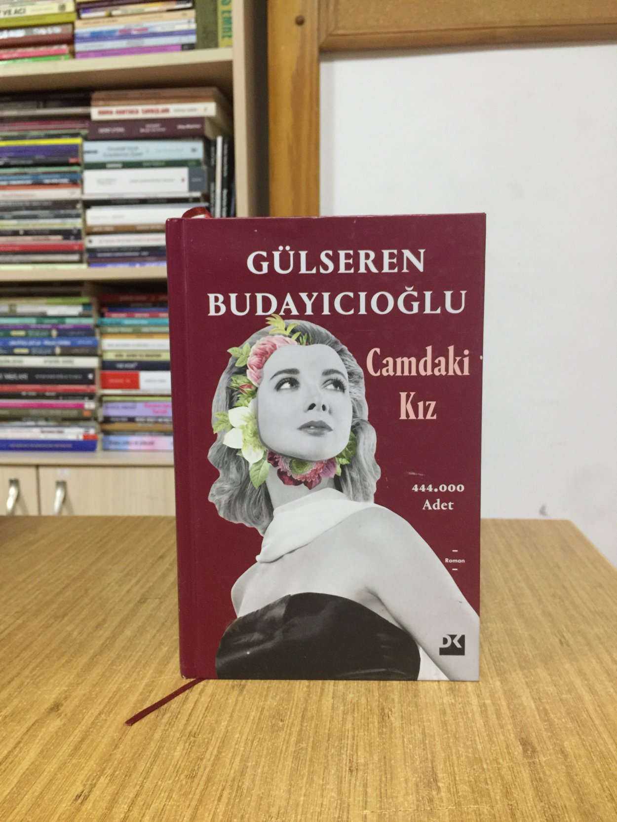 Camdaki Kız - Gülseren Budayıcıoğlu (Ciltli)