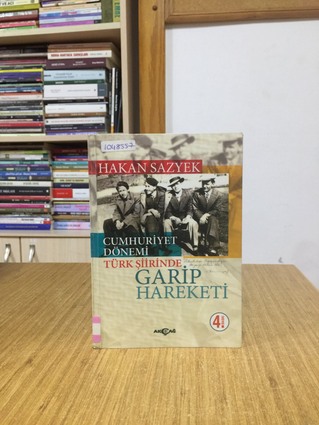 Cumhuriyet Dönemi Türk Şiirinde Garip Hareketi //