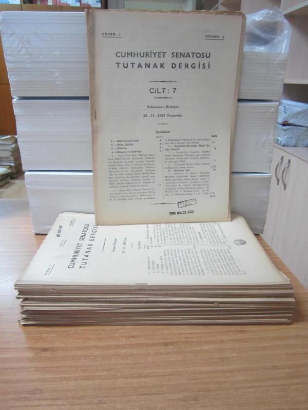 CUMHURİYET SENATOSU TUTANAK DERGİSİ - 1.DÖNEM 2.TOPLANTI 7.CİLT / 1962 YILI 18 ADET (9-10-11-......-24-25-26) BİRLEŞİM TUTANAKLARI