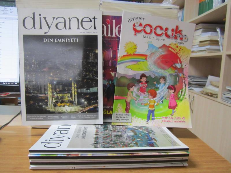 DİYANET Dergisi - 2017 YILI 4 SAYI [Diyanet Aile ve Diyanet Çocuk Dergileri ile Birlikte] TAKIM Sayılar: 321-322-323-324