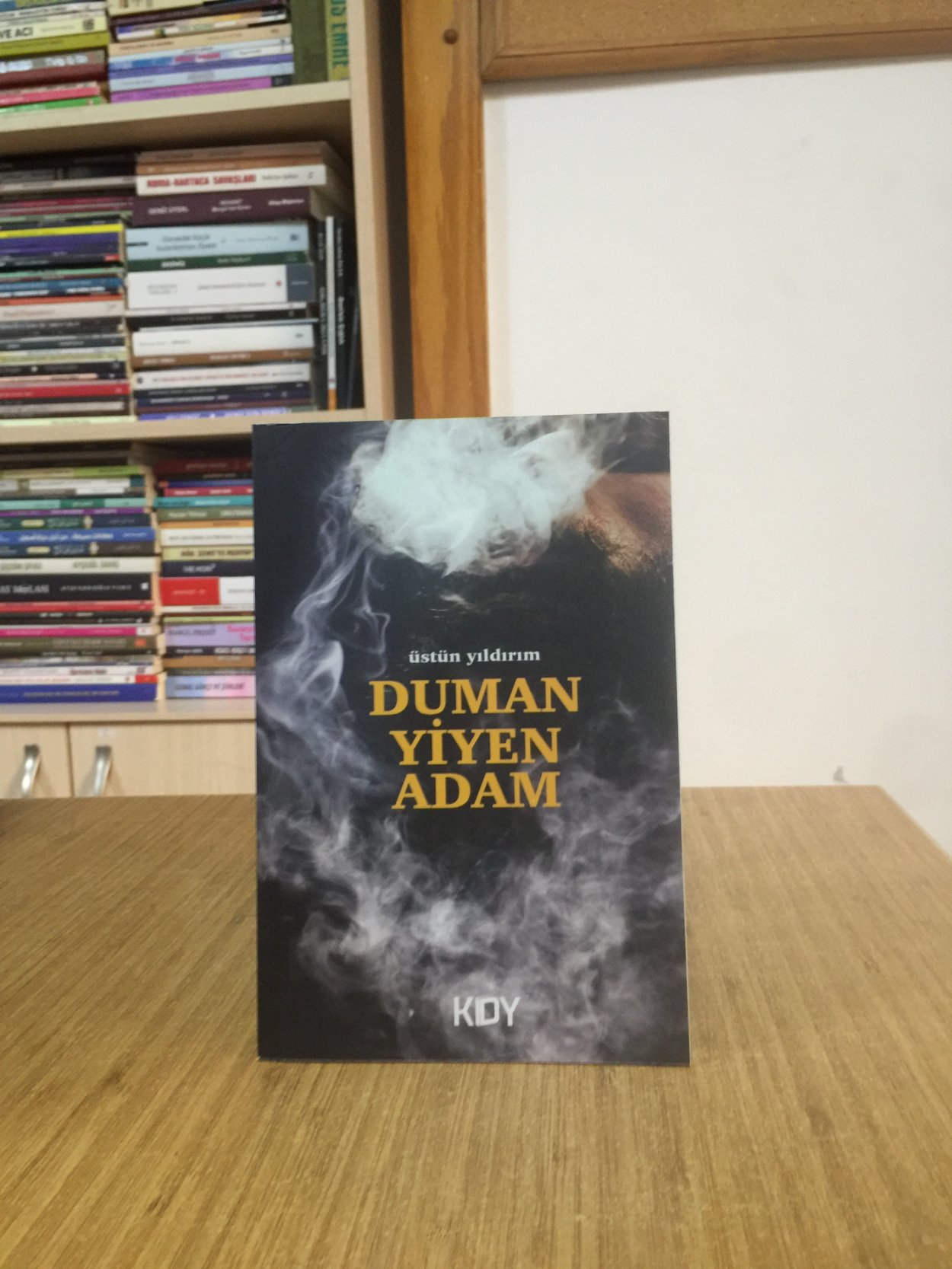 Duman Yiyen Adam - Üstün Yıldırım