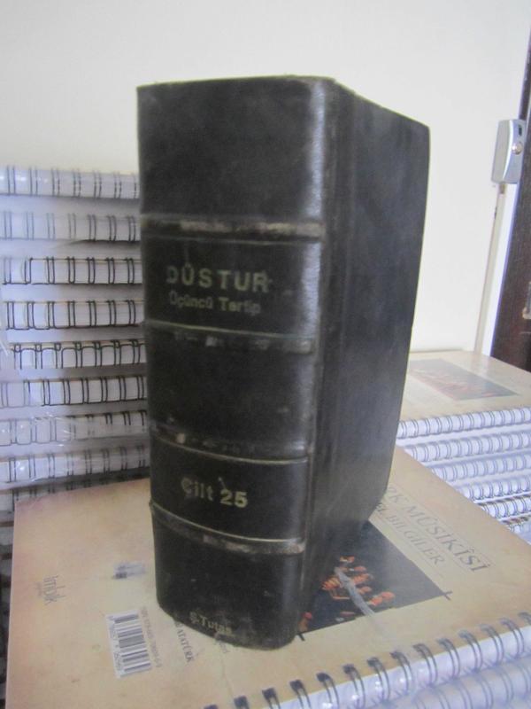Düstur Üçüncü Tertip Cilt 25 - Teşrinisani 1943 - Teşrinievvel 1944 - Ciltli