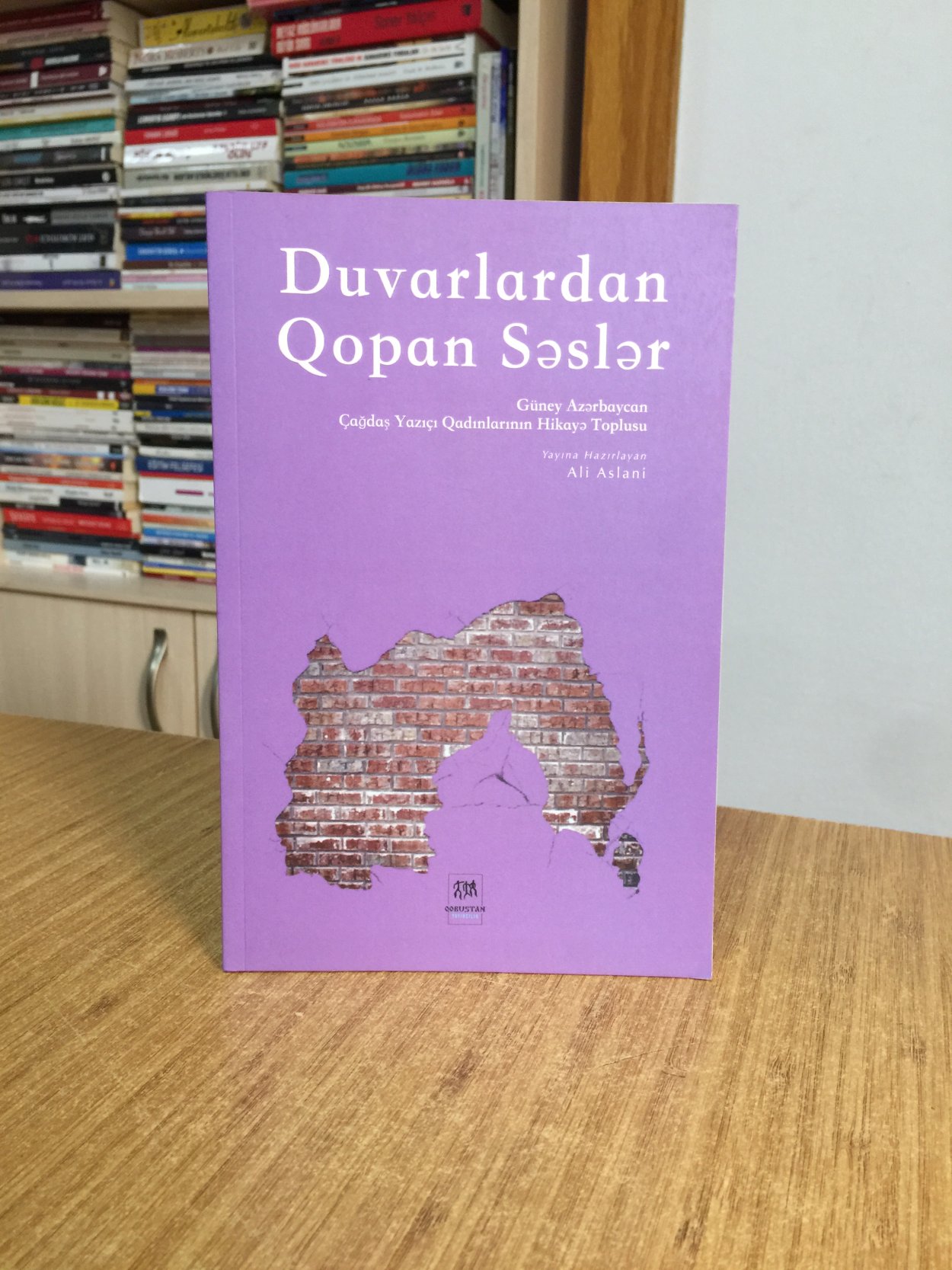 Duvarlardan Qopan Səslər - Ali Aslani