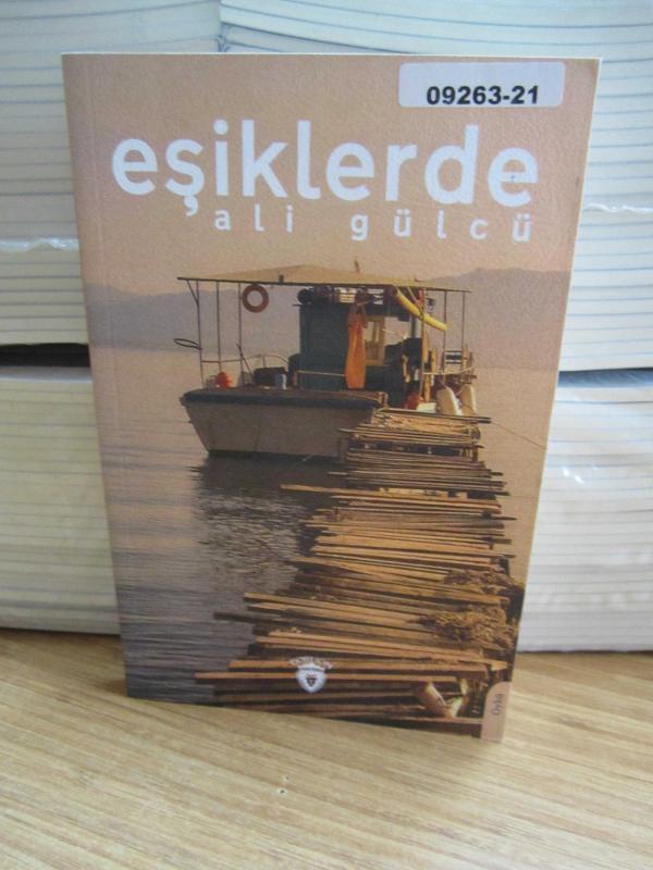 Eşiklerde - Ali Gülcü