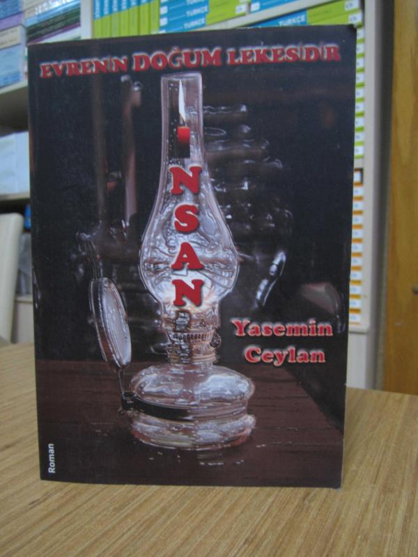 Evrenin Doğum Lekesidir İnsan