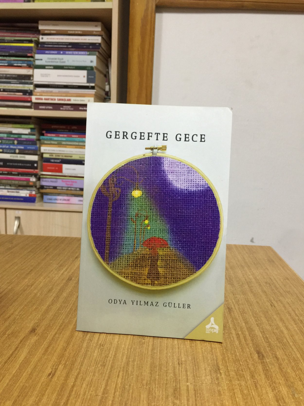 Gergefte Gece - Odya Yılmaz Güller