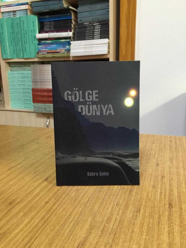 Gölge Dünya - Kübra Şahin