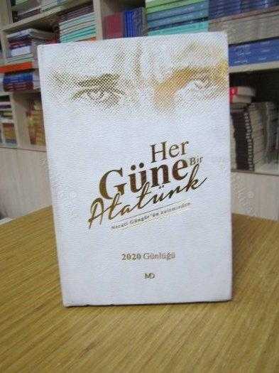 Her Güne Bir Atatürk Necati Güngör'ün Kaleminden / 2020 Günlüğü