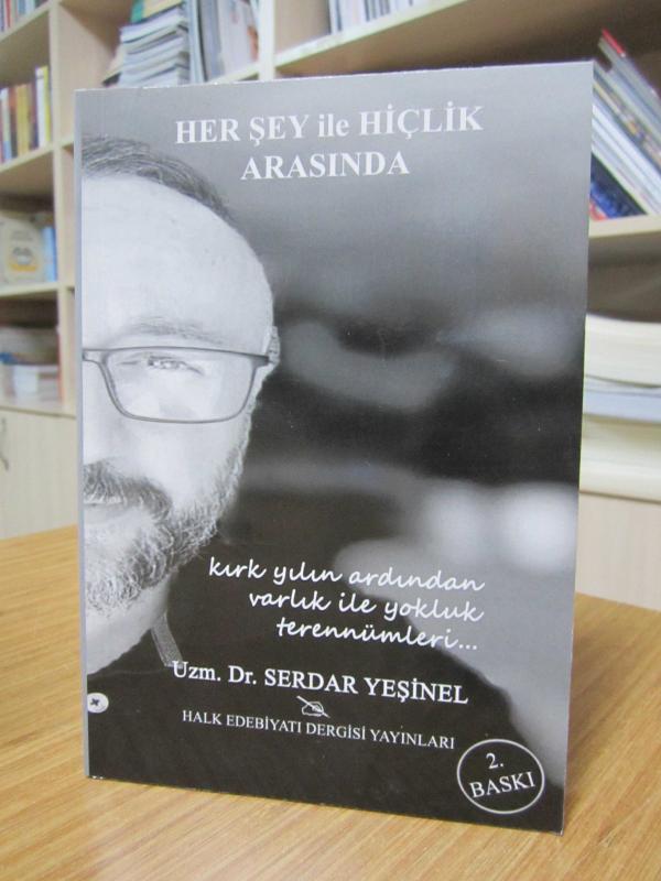 Her Şey ile Hiçlik Arasında - Serdar Yeşinel