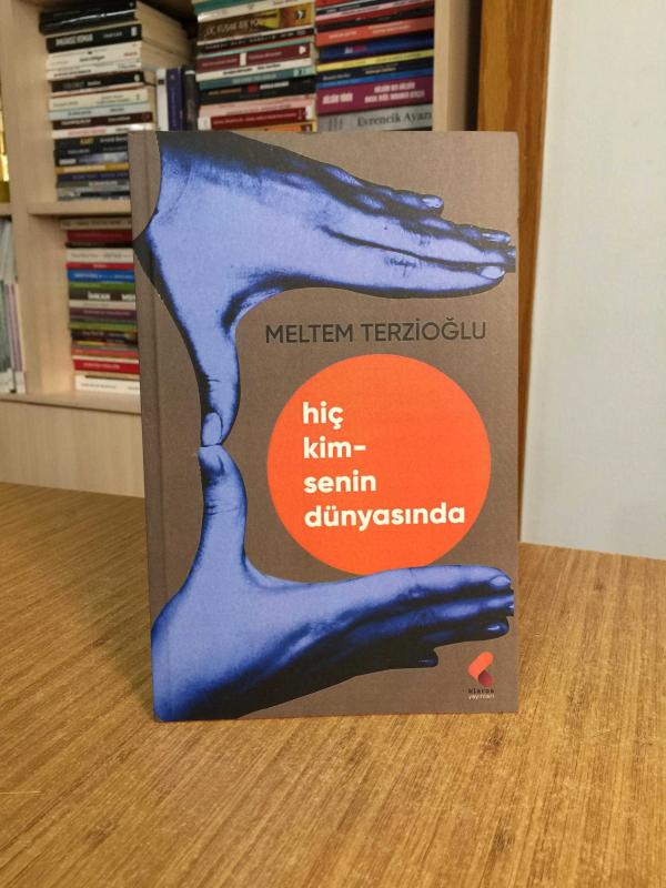Hiç Kimsenin Dünyasında - Meltem Terzioğlu