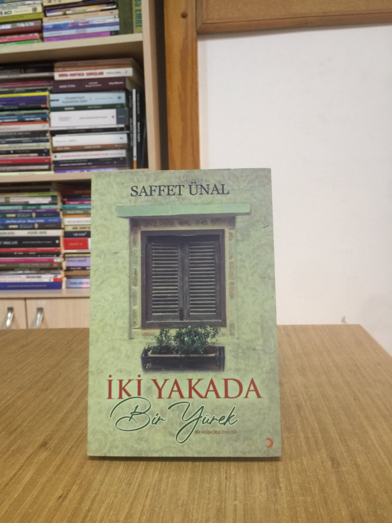 İki Yakada Bir Yürek - Saffet Ünal