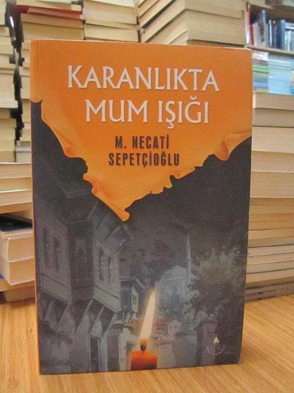 Karanlıkta Mum Işığı
