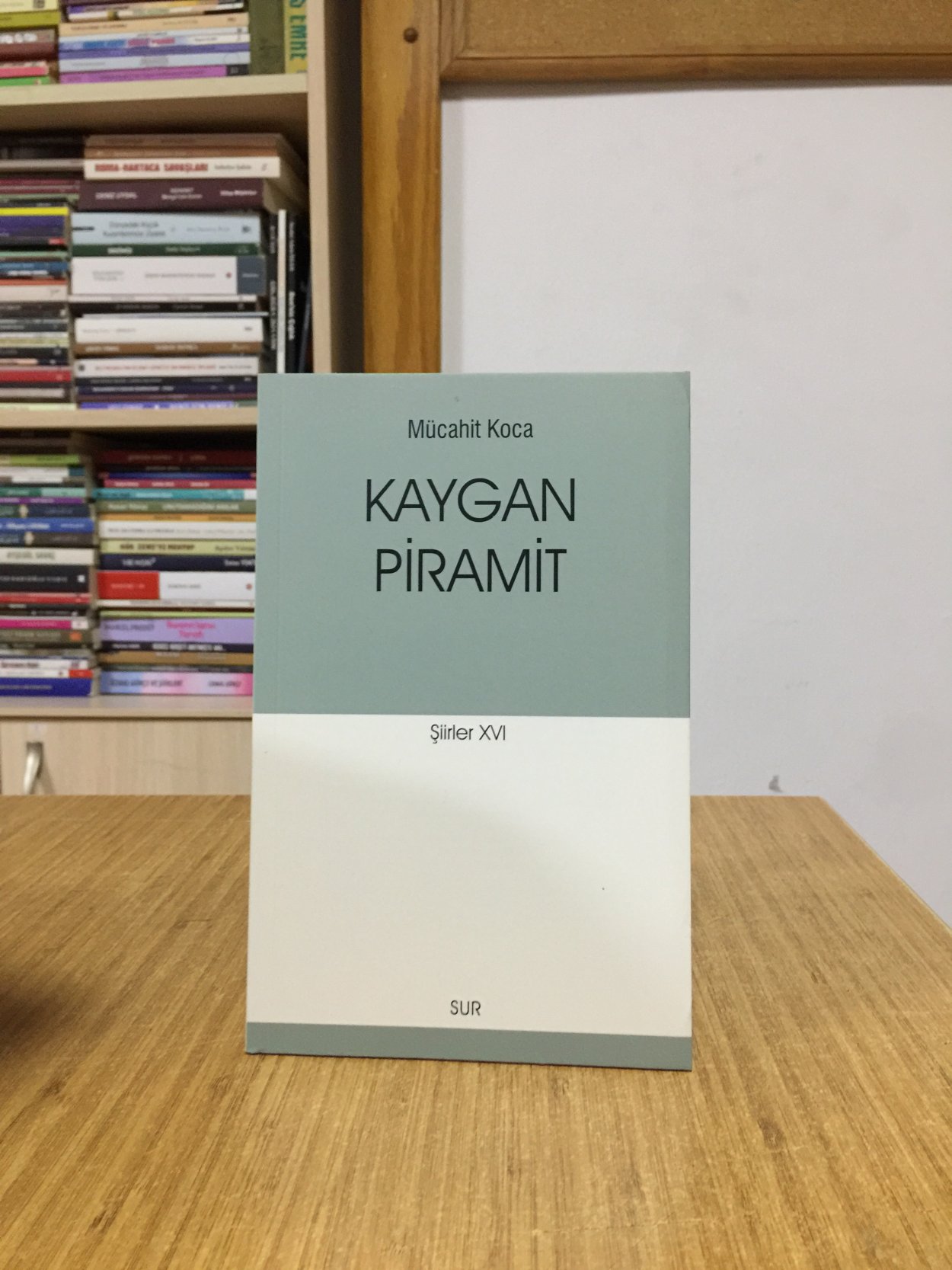 Kaygan Piramit - Mücahit Koca