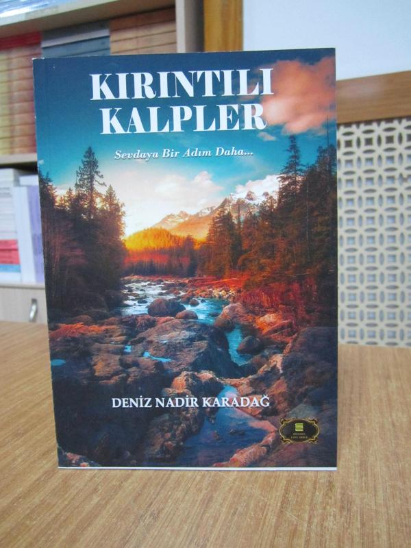 Kırıntılı Kalpler - Deniz Nadir Karadağ