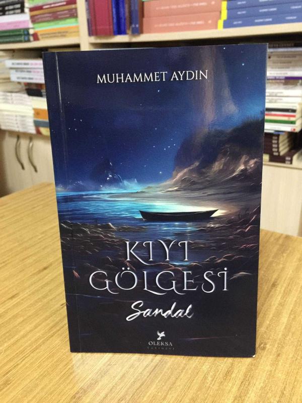 Kıyı Gölgesi Sandal - Muhammet Aydın