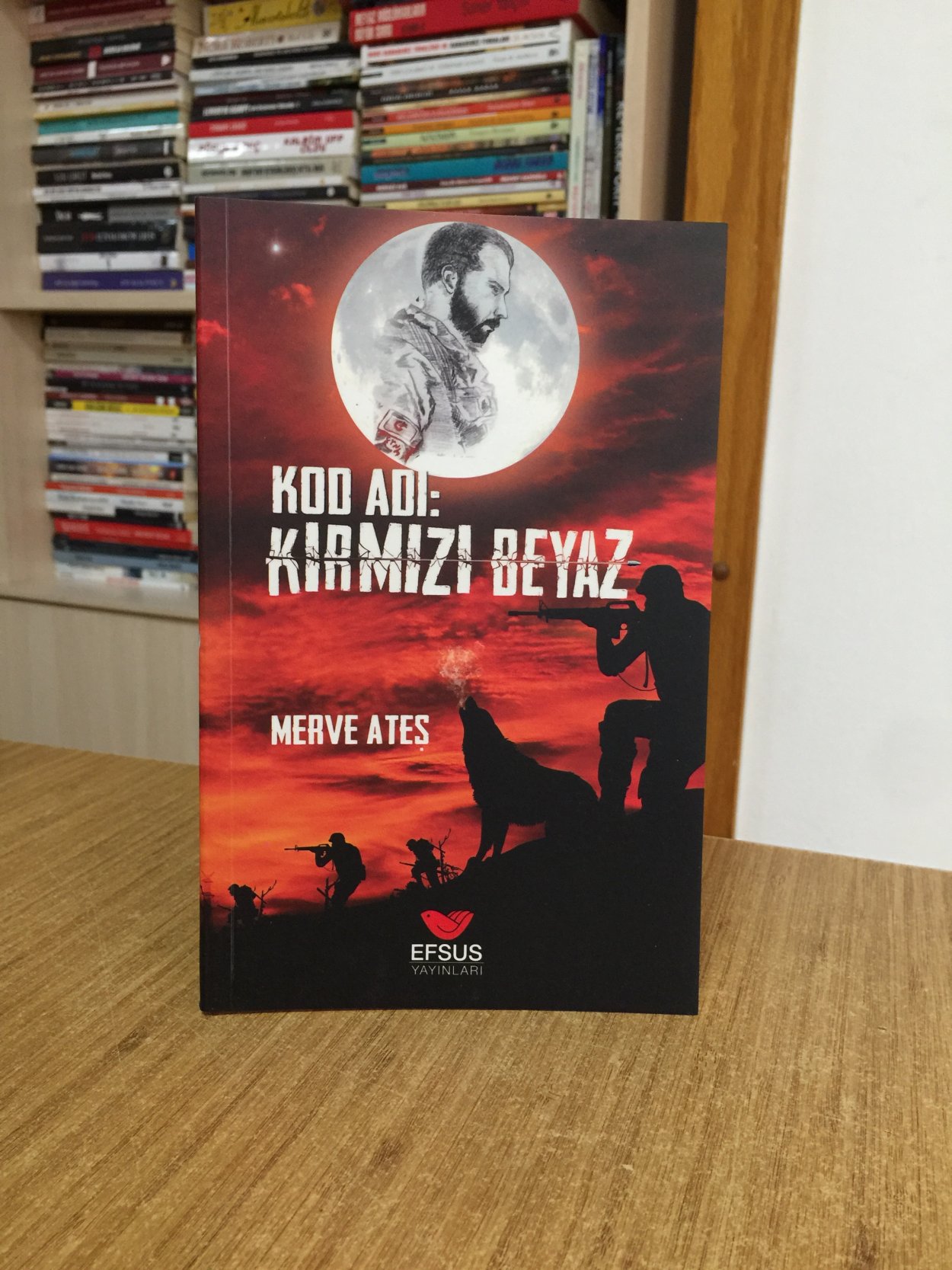 Kod Adı: Kırmızı Beyaz - Merve Ateş