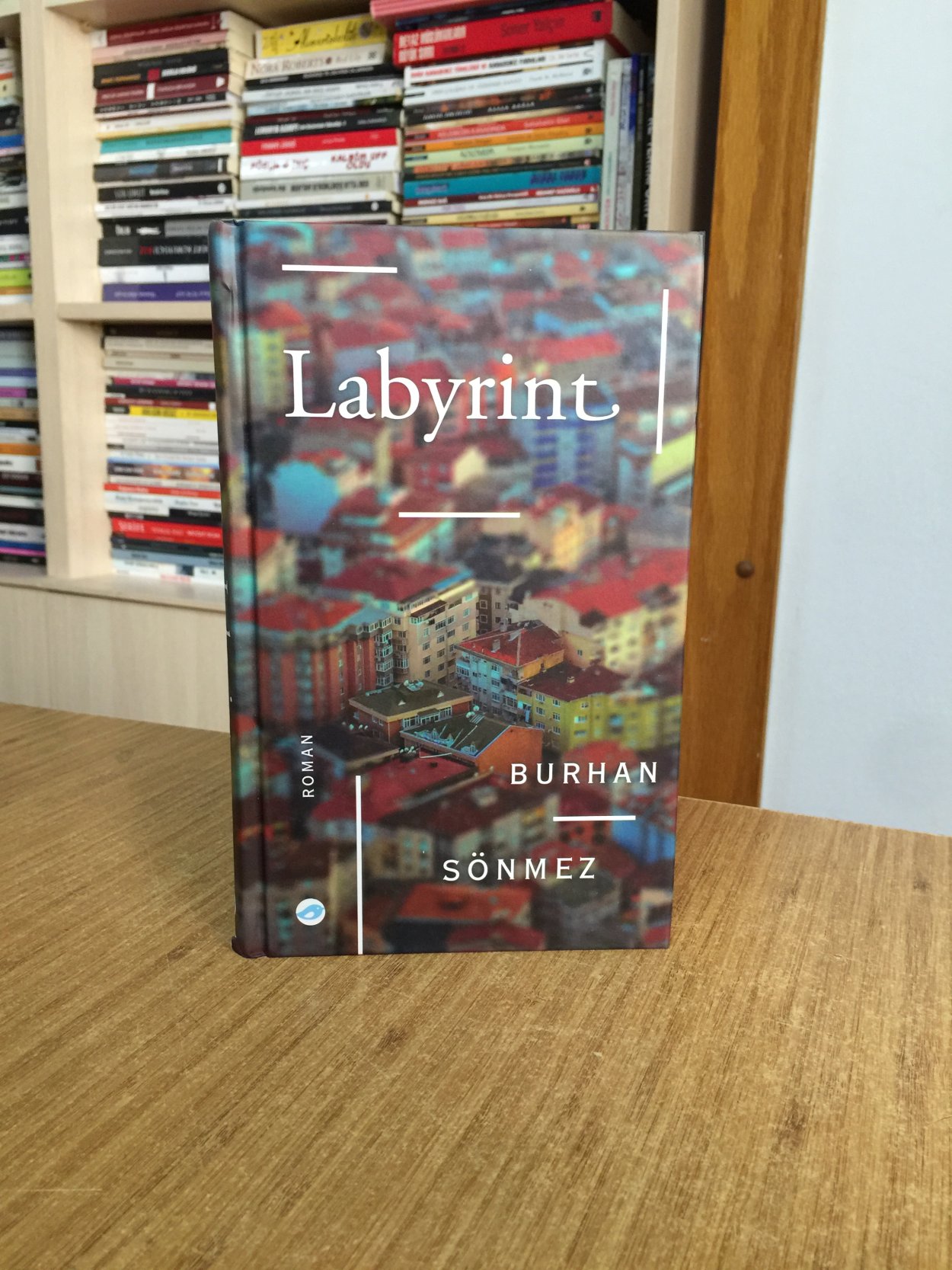 Labirent - Burhan Sönmez (Hollandaca) CİLTLİ