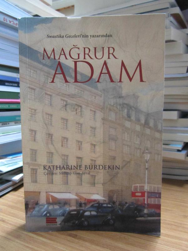 Mağrur Adam - Katharine Burdekin