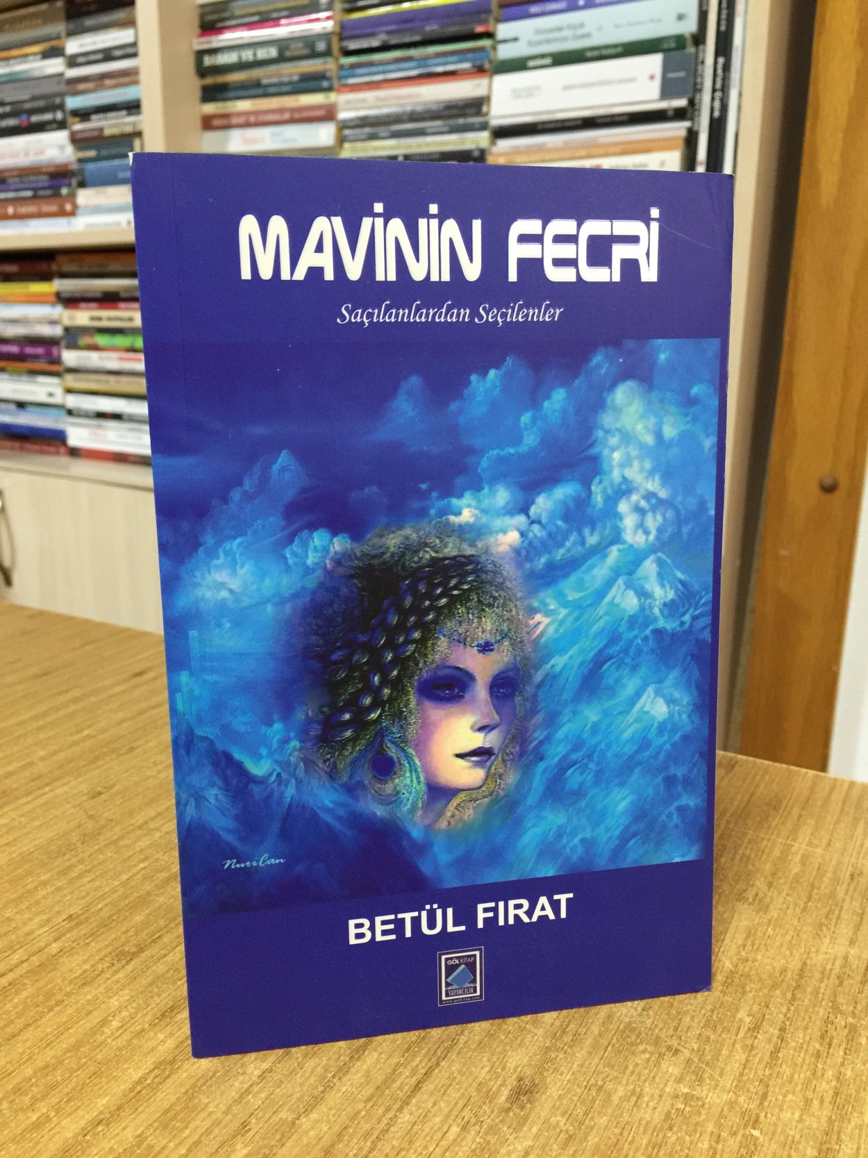Mavinin Fecri Saçılanardan Seçilenler - Betül Fırat