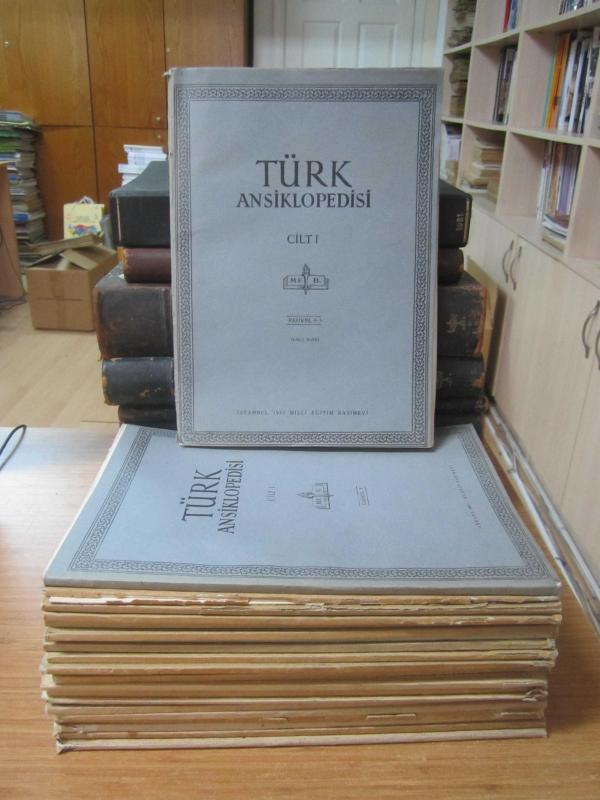 MEB Türk Ansiklopedisi 1952'den 1957'ye Kadar Yayınlanmış 22 Farklı Fasikül Mevcut (Sayılar Açıklamada)