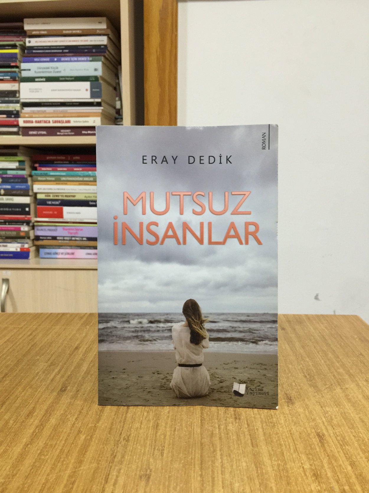 Mutsuz İnsanlar - Eray Dedik