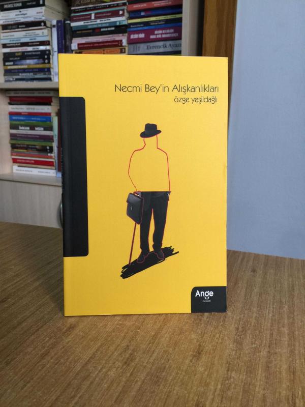 Necmi Bey'in Alışkanlıkları - Özge Yeşildağlı