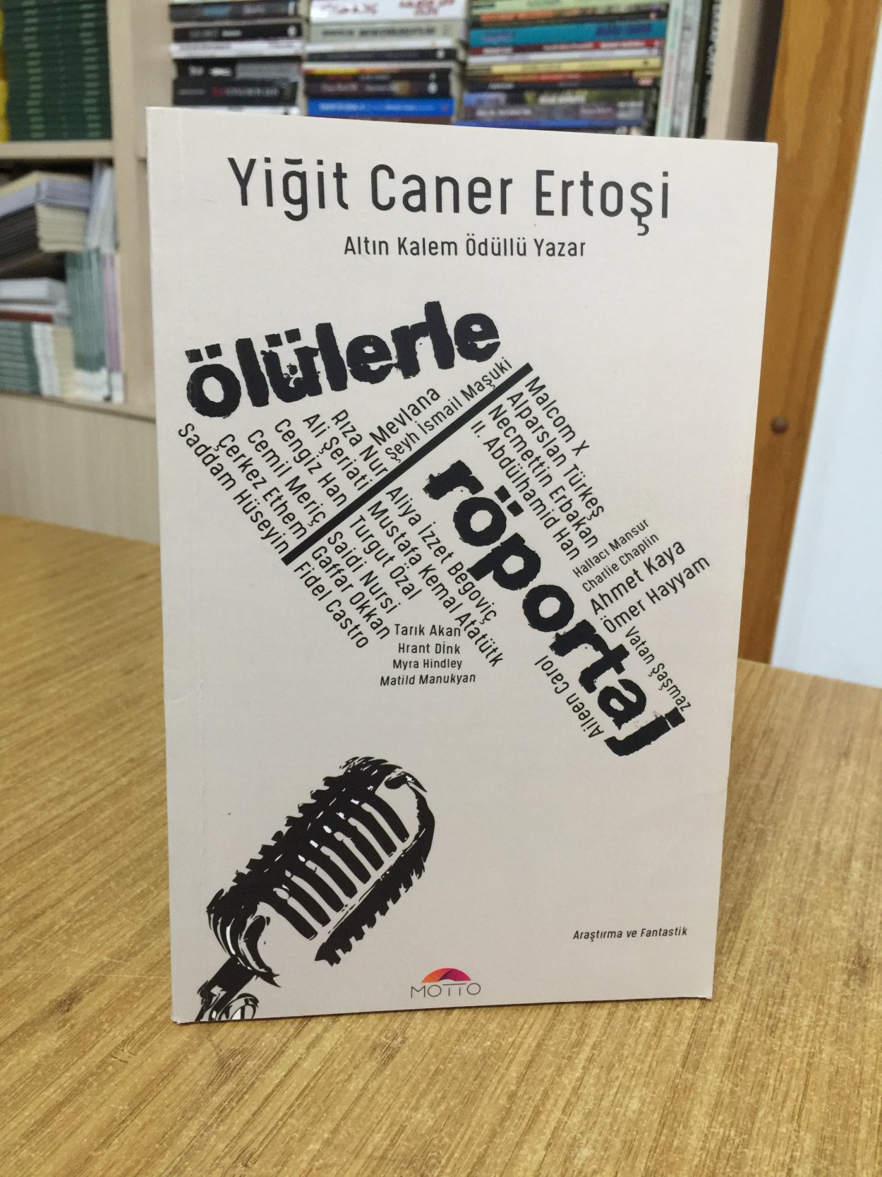 Ölülerle Röportaj - Yiğit Caner Ertoşi 