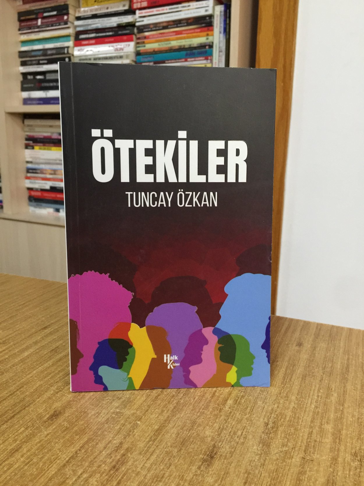 Ötekiler - Tuncay Özkan