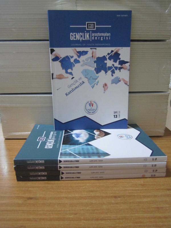 PLATFORM Dergisi - İzmir Kültür Pla+formu Girişimi - 2016-2019 Yılları 6 Sayı TAKIM (Sayılar: 04-05-06-09-10-12)