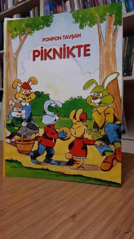 Ponpon Tavşan - Piknikte (Ponpon Tavşan Dizisi: 2)