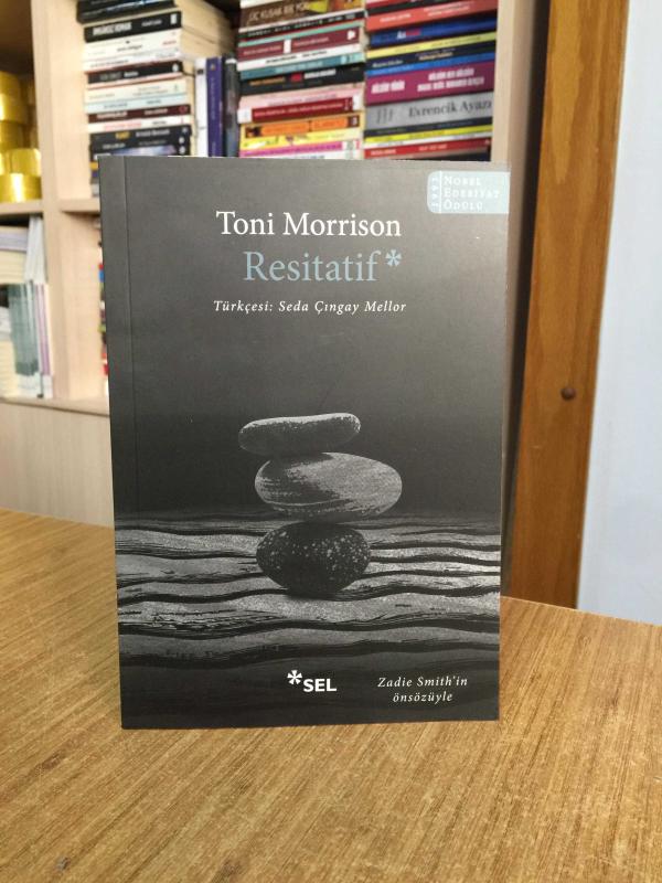 Resitatif - Toni Morrison