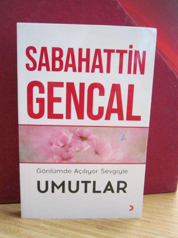 Sabahattin Gencal - Gönlümde Açılıyor Sevgiyle Umutlar