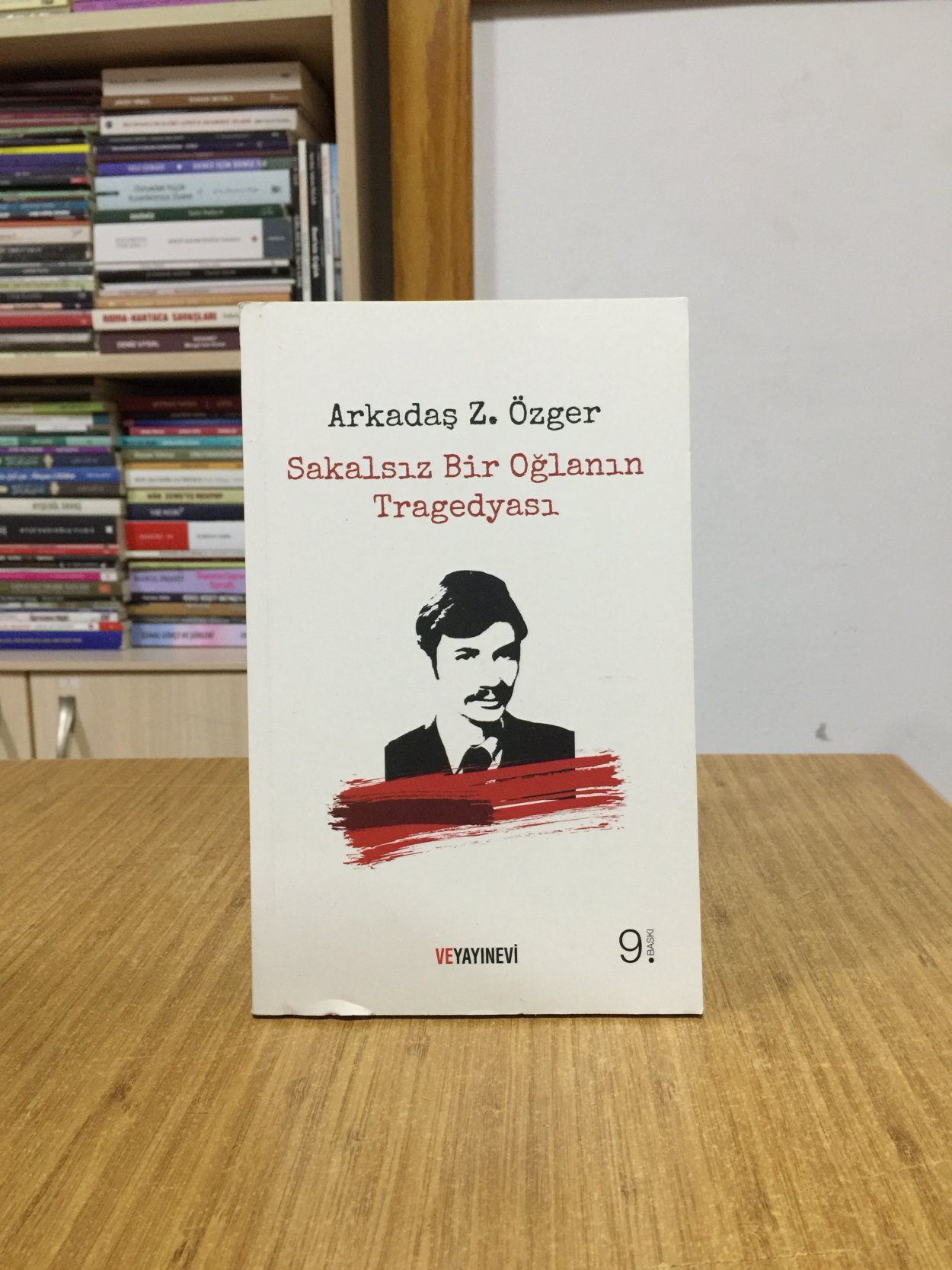 Sakalsız Bir Oğlanın Tragedyası - Arkadaş Z. Özger