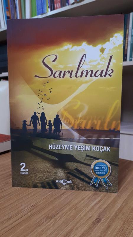Sarılmak - Hüzeyme Yeşim Koçak (2016)