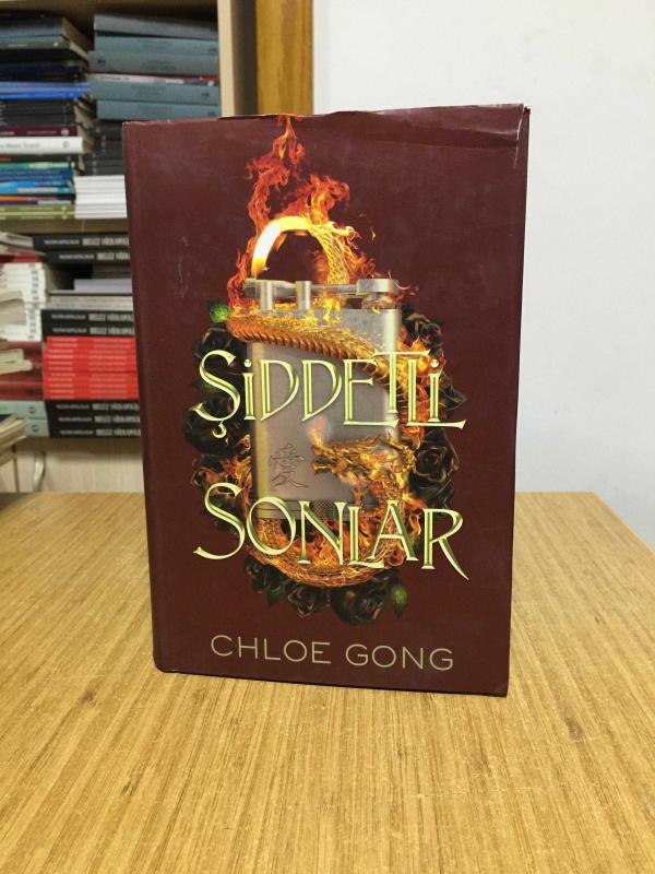 Şiddetli Sonlar - Chloe Gong [Ciltli - Şömizli] //
