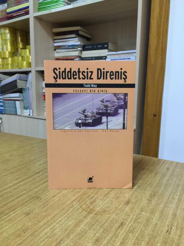 Şiddetsiz Direniş - Todd May