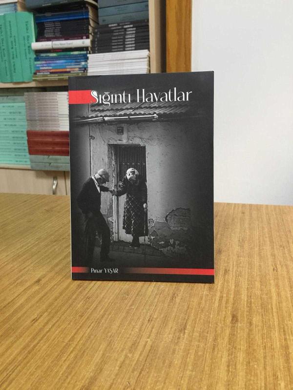 Sığıntı Hayatlar - Pınar Yaşar