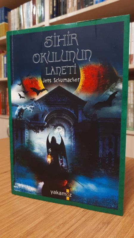 Sihir Okulunun Laneti