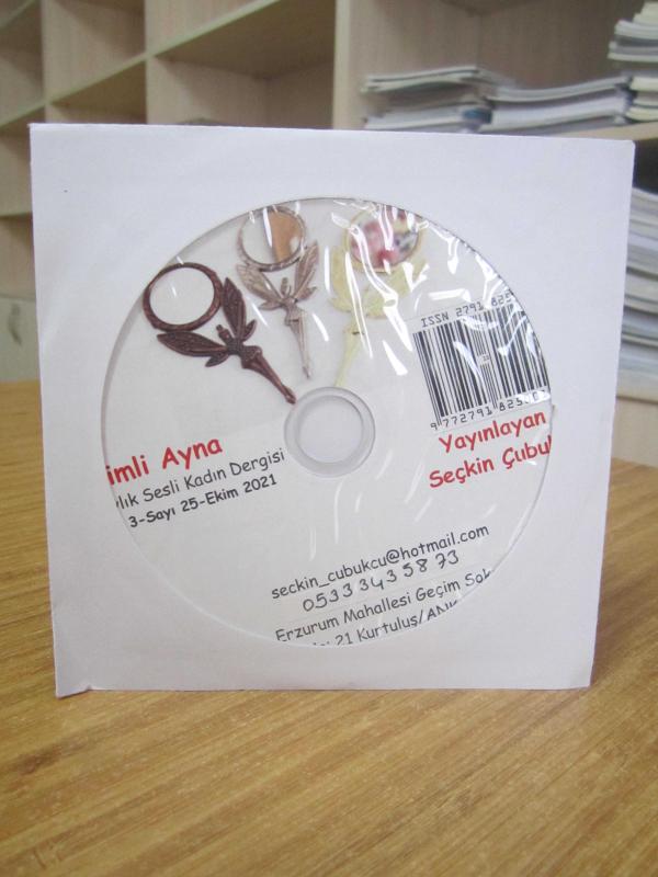 Simli Ayna Aylık Sesli Kadın Dergisi [CD] - Yıl 3 Sayı 25 - Ekim 2021 [Yayınlayan: Seçkin Çubukçu]