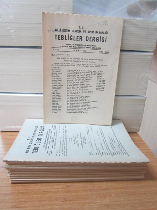 T.C. MİLLİ EĞİTİM GENÇLİK VE SPOR BAKANLIĞI TEBLİĞLER DERGİSİ - ŞUBAT-ARALIK 1988 YILI 51.CİLT 2254-2276 ve ARASI 16 SAYI TAKIM (Sayılar Açıklamada)