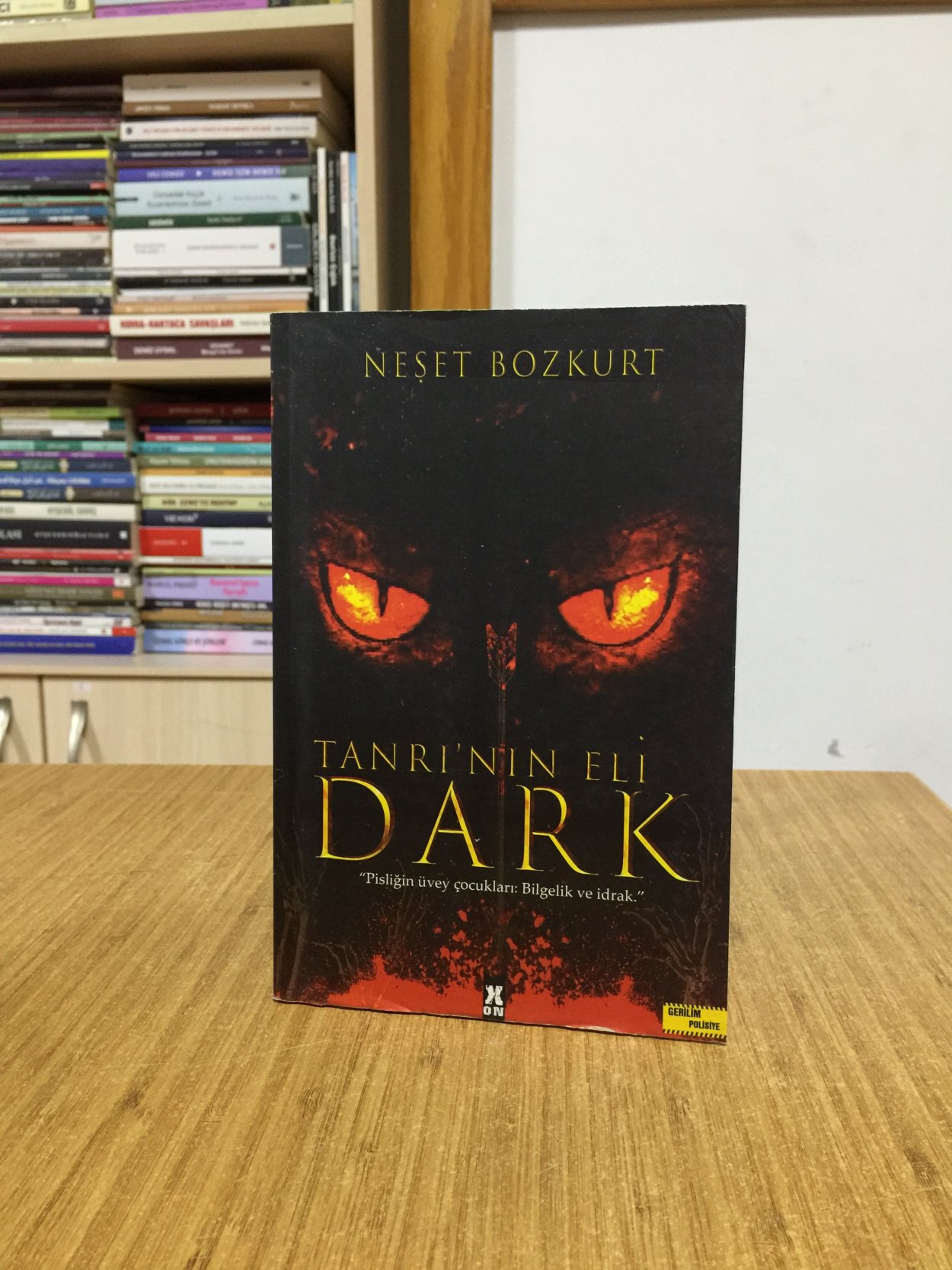 Tanrı'nın Eli Dark - Neşet Bozkurt